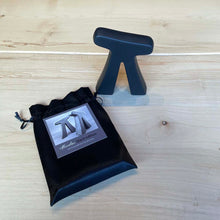 Lade das Bild in den Galerie-Viewer, Alwinchen black Pott in Farbe