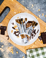 Lade das Bild in den Galerie-Viewer, #WEGAIN Dark Chocolate & Peanut Low Sugar Nut Bar 40g - Tray a 12 Riegel