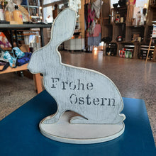 Lade das Bild in den Galerie-Viewer, Hase Holz mit Ständer rosa oder grau