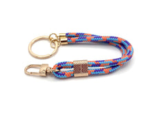 Lade das Bild in den Galerie-Viewer, Schlüsselanhänger aus Seil mit Karabiner Coral Mix