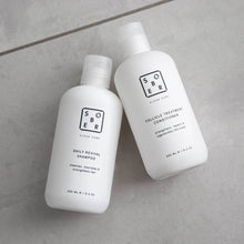 Lade das Bild in den Galerie-Viewer, Anti-Haarausfall Kur: Shampoo & Conditioner