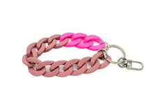 Lade das Bild in den Galerie-Viewer, Schlüsselanhänger mit Karabiner "RUBBER EDITION" Altrosa/Neon Pink
