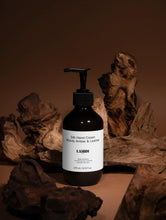 Lade das Bild in den Galerie-Viewer, Silk Hand Cream, Woody Amber &amp; Leather
