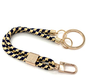 Lade das Bild in den Galerie-Viewer, Schlüsselanhänger aus Seil mit Karabiner Blau/Beige
