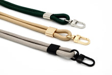 Lade das Bild in den Galerie-Viewer, Schlüsselanhänger aus Seil mit Karabiner Beige
