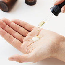 Lade das Bild in den Galerie-Viewer, Sun Shield Drops LSF 50 Sonnenschutzserum
