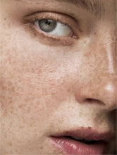 Lade das Bild in den Galerie-Viewer, Pigment Perfecting Serum
