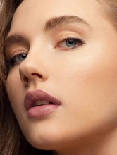 Lade das Bild in den Galerie-Viewer, Matte Lipstick Milan
