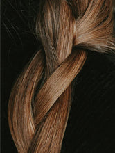 Lade das Bild in den Galerie-Viewer, Rosemary Hair &amp; Scalp Strengthening Oil
