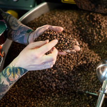 Lade das Bild in den Galerie-Viewer, 50:50 italienischer Espressoblend 250g
